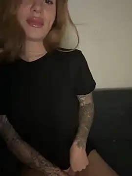 EmiliaCatalina online show from May 2026 12:18:01 AM
