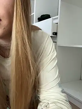 EmiliaCatalina online show from October 2025 09:36:01 PM