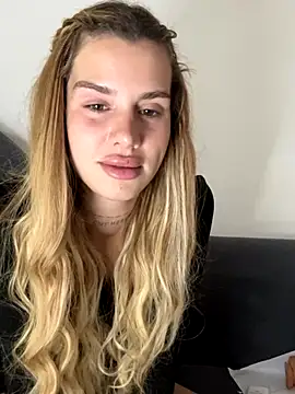 EmiliaCatalina online show from November 2025 07:58:01 PM