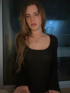 EmiliaCatalina online show from May 2026 12:31:01 AM