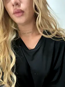 EmiliaCatalina online show from December 2025 07:26:01 PM