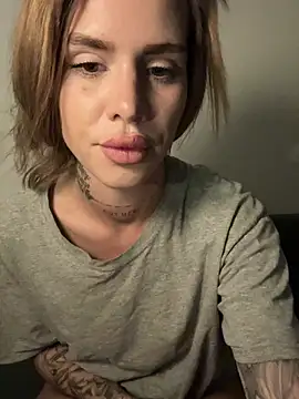 EmiliaCatalina online show from March 2026 01:44:01 AM