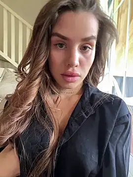 EmiliaCatalina online show from February 2025 08:39:01 PM