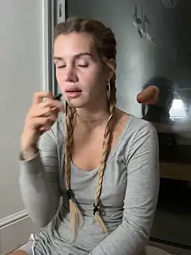 EmiliaCatalina online show from November 2025 10:36:02 PM