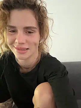 EmiliaCatalina online show from February 2026 06:59:02 PM