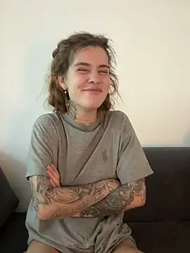 EmiliaCatalina online show from February 2026 05:01:02 PM