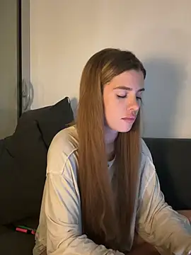 EmiliaCatalina online show from March 2026 11:27:01 PM