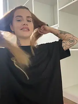 EmiliaCatalina online show from October 2025 08:53:02 PM