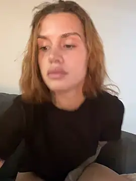 EmiliaCatalina online show from February 2026 09:34:01 PM