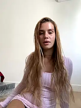 EmiliaCatalina online show from November 2025 06:33:01 PM