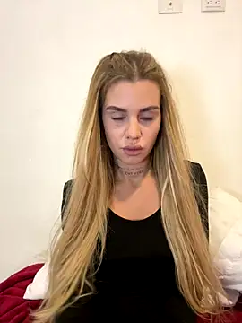 EmiliaCatalina online show from October 2025 10:31:02 PM