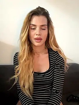 EmiliaCatalina online show from January 2026 08:12:02 PM