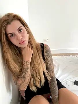 EmiliaCatalina online show from September 2025 07:31:01 PM