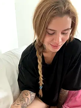 EmiliaCatalina online show from October 2025 06:08:02 PM
