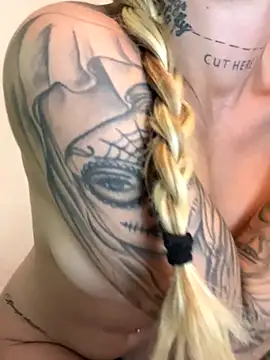 EmiliaCatalina online show from November 2025 08:31:01 PM