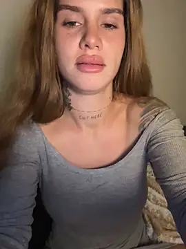 EmiliaCatalina online show from April 2026 11:50:02 PM