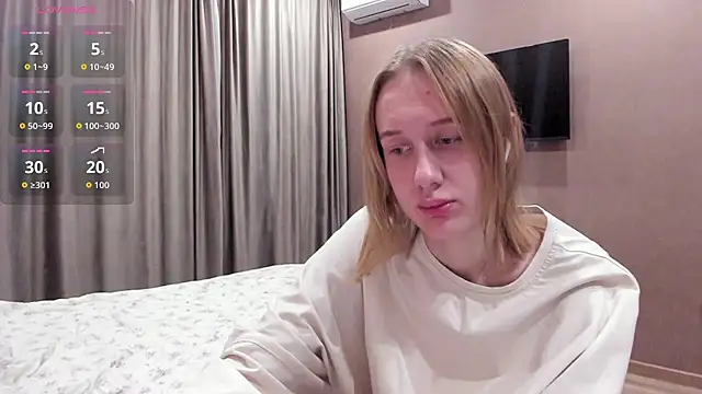 Mika Ray online show from November 2025 11:42:01 PM