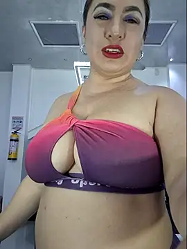 laura bassi online show from November 2025 03:10:02 AM