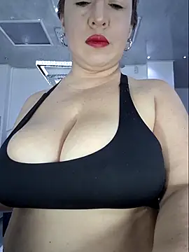 laura bassi online show from November 2025 03:11:02 AM