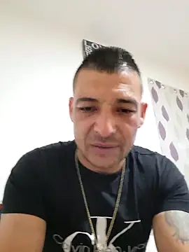 Zoltanioan26 online show from April 2026 07:27:01 PM