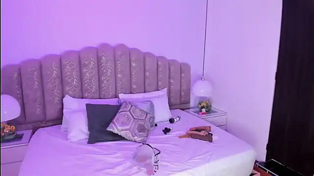 victoria cooper3 online show from January 2026 12:19:02 PM