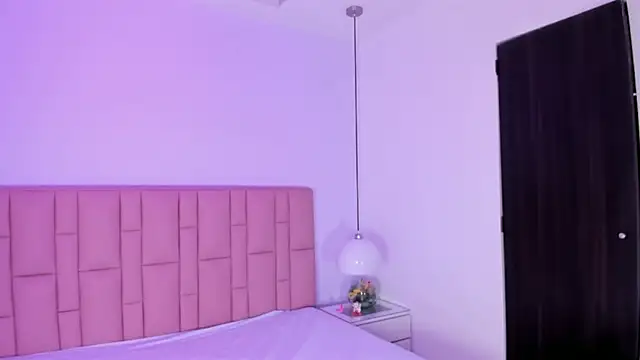 victoria cooper3 online show from January 2026 12:12:02 PM