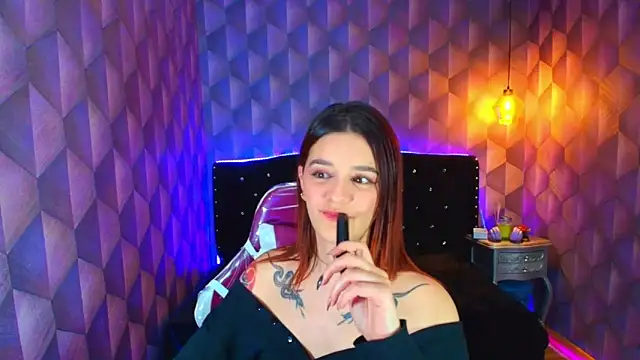 LiaHarryis online show from December 2025 06:43:02 PM