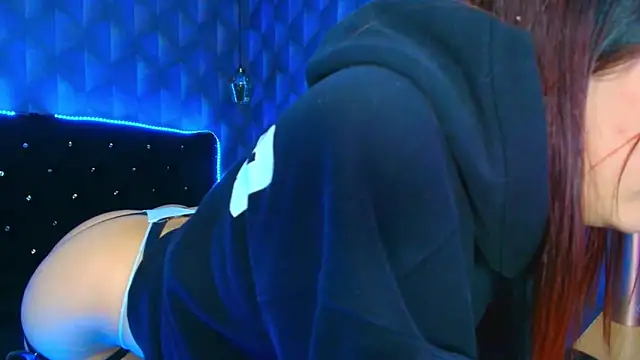 LiaHarryis online show from November 2025 07:58:01 PM