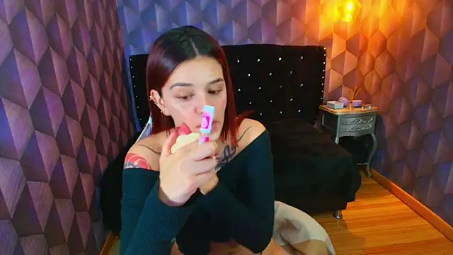 LiaHarryis online show from November 2025 06:11:01 PM