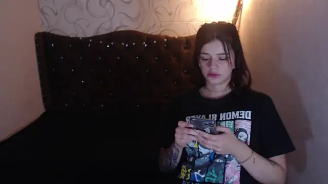 Snapshot of LiaHarryis chatting on March 2025 04:21:02 PM LiaHarryis online show from March 2025 04:21:02 PM