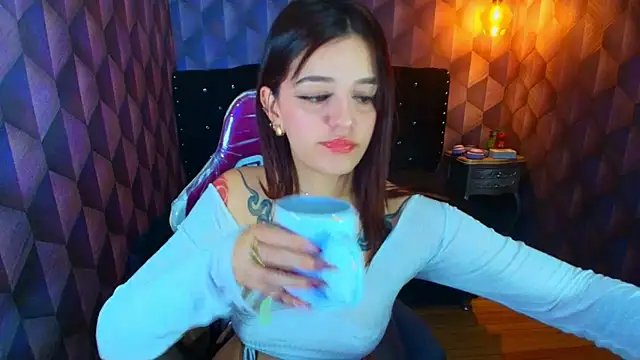 LiaHarryis online show from April 2026 04:21:01 PM