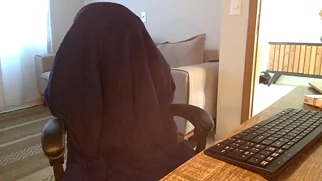 Smoker Ginger online show from March 2026 12:39:02 PM