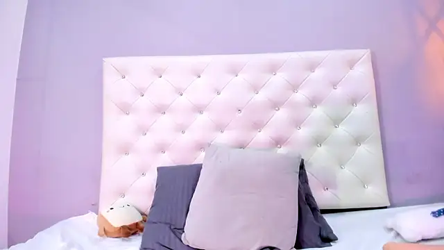 NICOLSKINNY1 online show from March 2026 02:04:02 AM