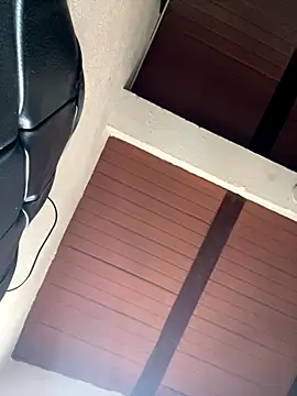 NICOLSKINNY1 online show from October 2025 03:44:02 PM