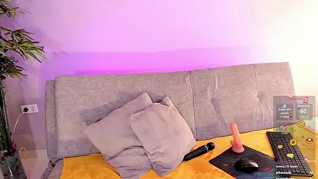 cinnamon kyla online show from January 2025 06:44:01 PM