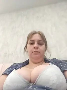 Lady nice cat online show from October 2025 04:31:02 PM