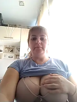 Lady nice cat online show from September 2025 07:46:02 AM