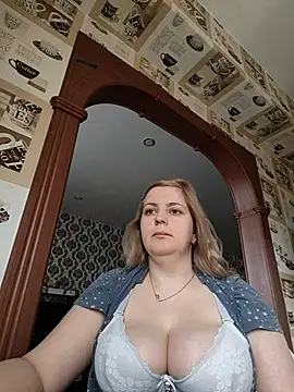Lady nice cat online show from May 2026 02:08:01 AM