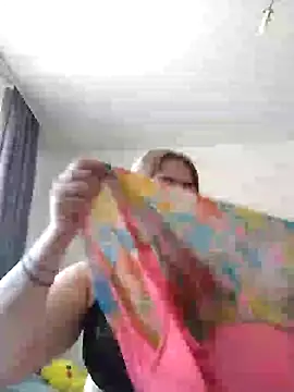 Lady nice cat online show from March 2025 05:29:02 AM