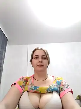 Lady nice cat online show from March 2025 12:06:01 PM