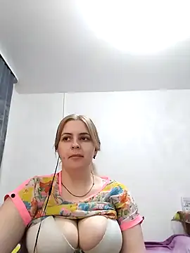 Lady nice cat online show from March 2025 03:08:02 PM