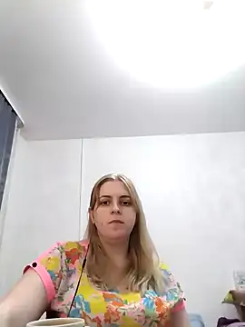 Lady nice cat online show from March 2025 01:18:01 PM