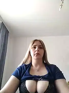 Lady nice cat online show from March 2025 05:59:02 AM