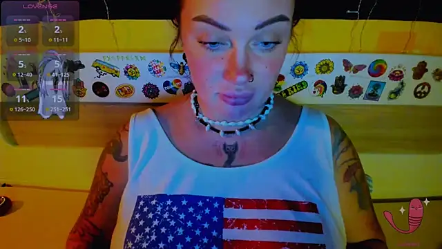 Snapshot of EllieOz chatting on October 2025 07:47:02 PM EllieOz online show from October 2025 07:47:02 PM