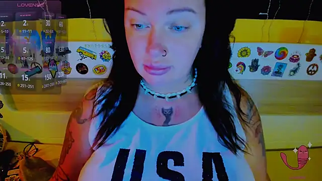 Snapshot of EllieOz chatting on September 2025 04:43:02 PM EllieOz online show from September 2025 04:43:02 PM