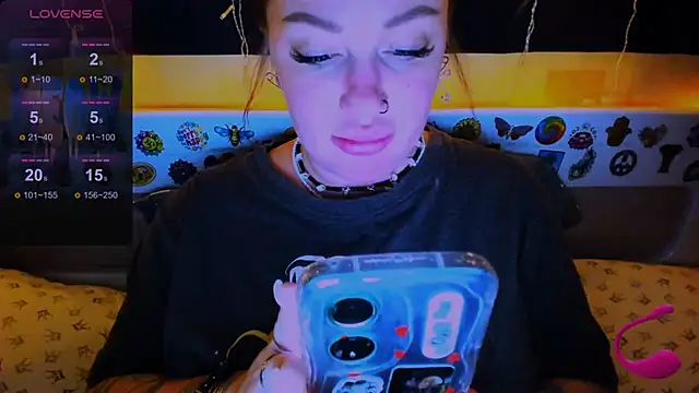 Snapshot of EllieOz chatting on February 2025 04:25:01 PM EllieOz online show from February 2025 04:25:01 PM