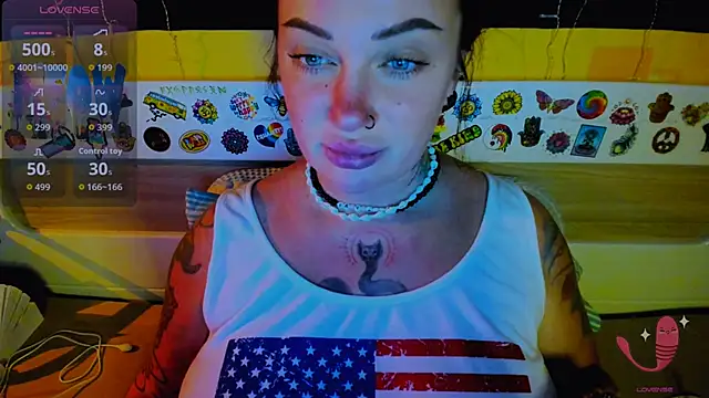 Snapshot of EllieOz chatting on November 2025 06:22:01 PM EllieOz online show from November 2025 06:22:01 PM