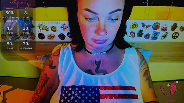 Snapshot of EllieOz chatting on December 2025 02:55:01 PM EllieOz online show from December 2025 02:55:01 PM