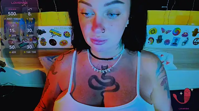 Snapshot of EllieOz chatting on December 2025 03:55:01 PM EllieOz online show from December 2025 03:55:01 PM