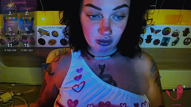 EllieOz online show from December 2025 03:39:02 PM